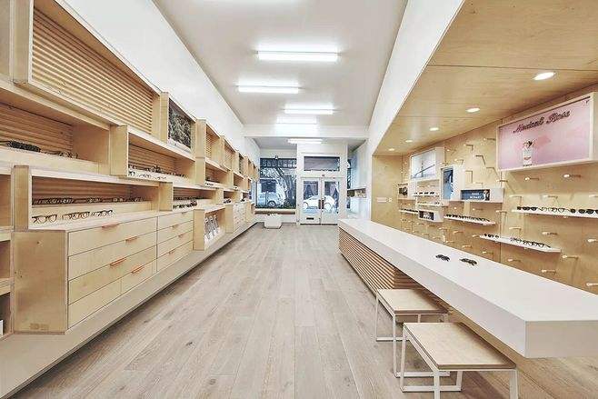 這眼鏡店裝修風(fēng)格讓人眼前一亮呀